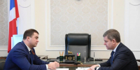 Виталий Хоценко и Роман Карманов подписали соглашение между Президентским фондом культурных инициатив и Правительством Омской области - Газета Знамя Труда