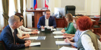 Виталий Хоценко и директор Дома народов России Анна Полежаева обсудили реализацию совместных проектов в сфере межнациональных отношений - Газета Знамя Труда