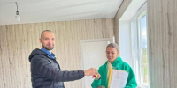 По поручению Губернатора Виталия Хоценко приобретены очередные квартиры для детей-сирот - Газета Знамя Труда