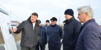 Виталий Хоценко проинспектировал новый участок автомобильной дороги в Калачинске - Газета Знамя Труда