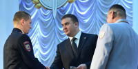 Виталий Хоценко поздравил сотрудников омского гарнизона полиции с профессиональным праздником - Газета Знамя Труда