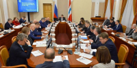 Виталий Хоценко провёл совещание по вопросам обновления инфраструктуры омских вузов и научных центров - Газета Знамя Труда