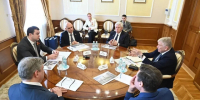 Виталий Хоценко обсудил с Валентином Пармоном реализацию научных проектов в Омской области - Газета Знамя Труда